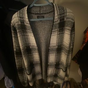 Gently worn LUCKY 🍀 BRAND Sweater/cardigan